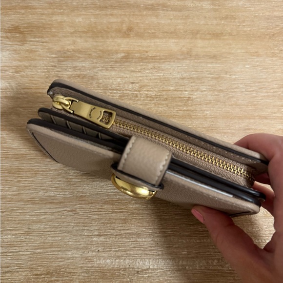 Coach Women’s Polished Pebble Leather Tabby Medium Wallet - Picture 3 of 7